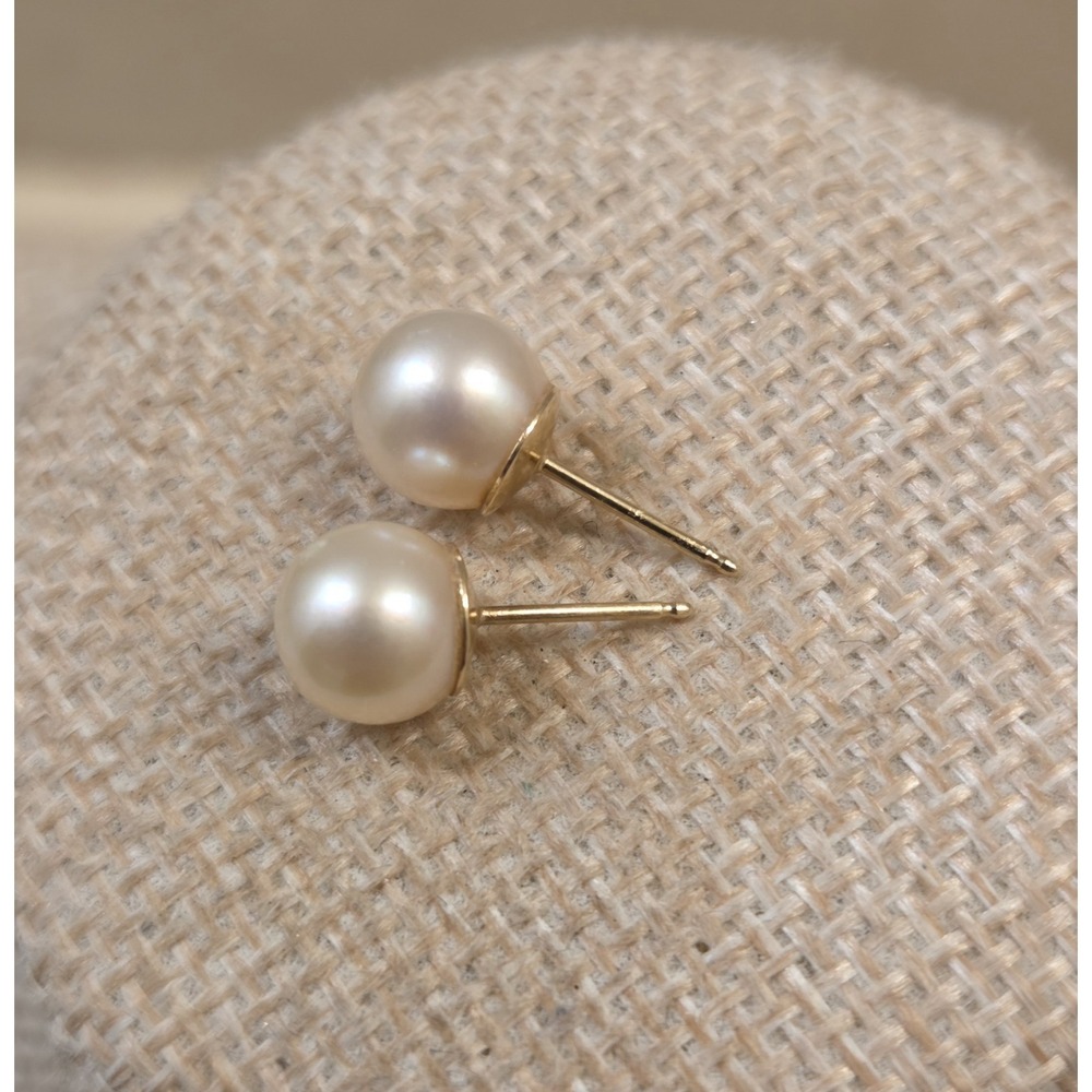Stunning 14k Yellow Gold & Genuine 8mm‎ Pearl Stud Earrings